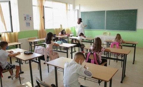 Publikohet vendimi: Anglishtja do zhvillohet qe ne klasen e pare